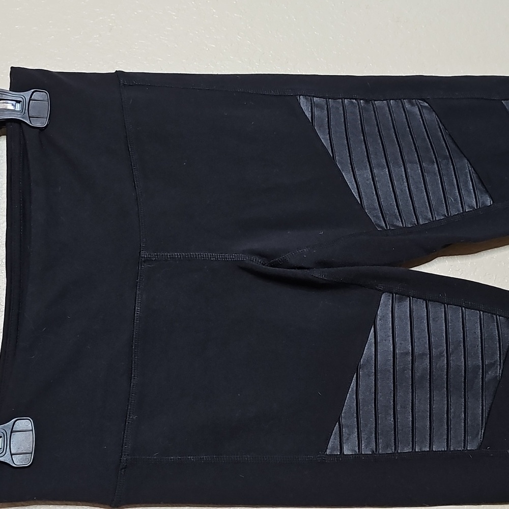 ALO Yoga Black Moto Leggings Small Mid Rise Full Length - Picture 3 of 11
